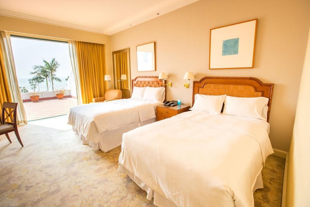 Grand Coloane Resort Makau Zewnętrze zdjęcie A guest room at the Four Seasons Hotel, San Francisco