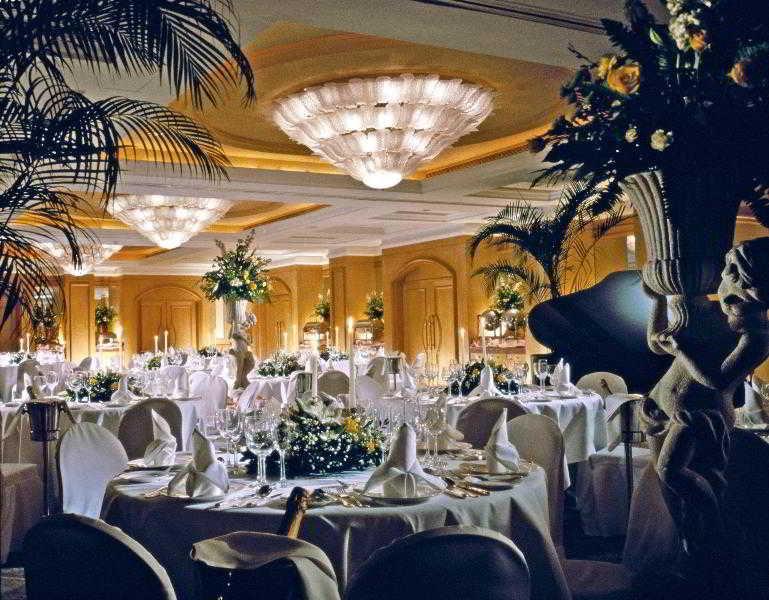 Grand Coloane Resort Makau Restauracja zdjęcie The ballroom at the Grand Hyatt Manila